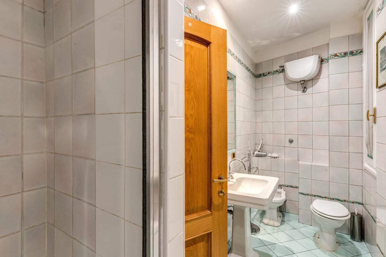 شقة Lovely Flat By The Trevi Fountain روما المظهر الخارجي الصورة
