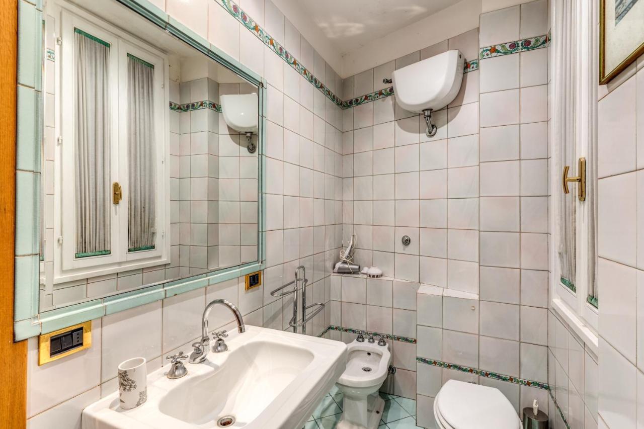 شقة Lovely Flat By The Trevi Fountain روما المظهر الخارجي الصورة