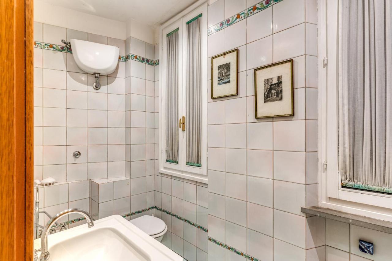 شقة Lovely Flat By The Trevi Fountain روما المظهر الخارجي الصورة