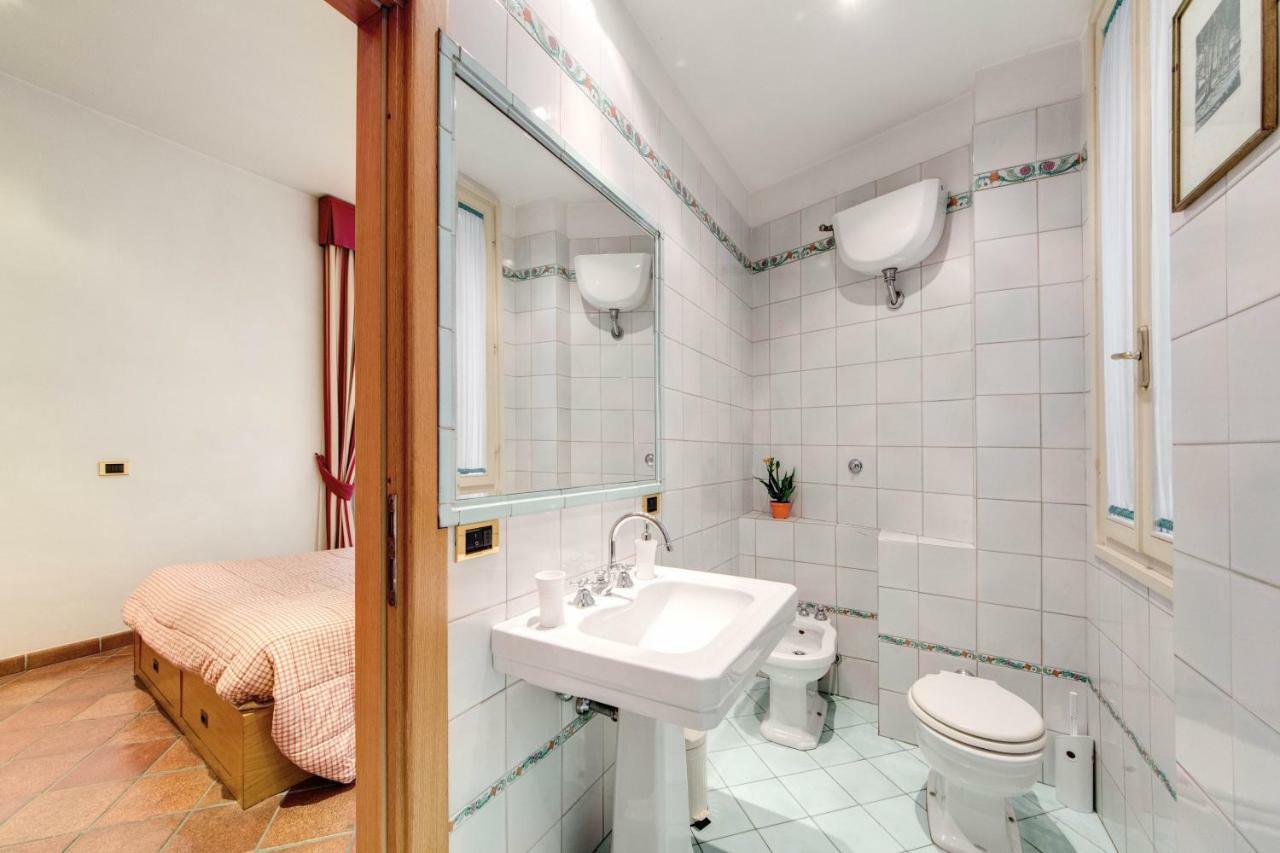 شقة Lovely Flat By The Trevi Fountain روما المظهر الخارجي الصورة